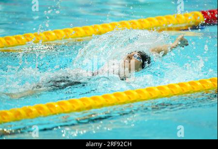 Bethany Firth aus Großbritannien im 100m-Backstroke-SB13 für Frauen am zweiten Tag der Para Swimming World Championships 2023 im Manchester Aquatics Centre, Manchester. Foto: Dienstag, 1. August 2023. Stockfoto