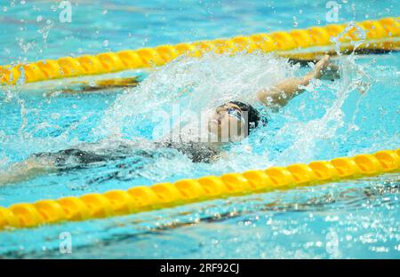 Bethany Firth aus Großbritannien im 100m-Backstroke-SB13 für Frauen am zweiten Tag der Para Swimming World Championships 2023 im Manchester Aquatics Centre, Manchester. Foto: Dienstag, 1. August 2023. Stockfoto