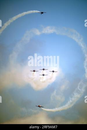 Die spanische Luftwaffe zeigt die Patrulla Águila auf der Royal International Air Tattoo 2023 Stockfoto