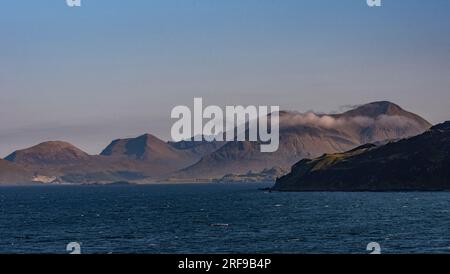 Portree, Isle of Skye, Schottland, Großbritannien. 5. Juni 2023 Blick auf die Hügel von Cuillin von Loch Coruisk, Isle of Skye, Schottland. Stockfoto