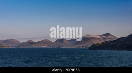 Portree, Isle of Skye, Schottland, Großbritannien. 5. Juni 2023 Blick auf die Hügel von Cuillin von Loch Coruisk, Isle of Skye, Schottland. Stockfoto