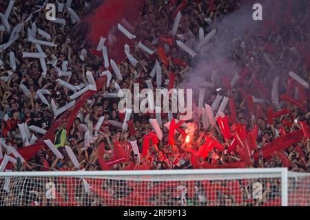 Buenos Aires, Argentinien. 01. Juli 2023. Fans von River Plater, während des Spiels zwischen River Plate und Internacional für die Runde 16 erste Etappe der Copa CONMEBOL Libertadores 2023, im Monumental de Nunez Stadium, in Buenos Aires, Argentinien am 01. Juli. Foto: Max Peixoto/DiaEsportivo/Alamy Live News Kredit: DiaEsportivo/Alamy Live News Stockfoto