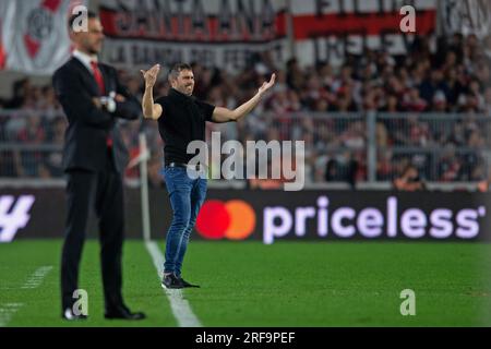 Buenos Aires, Argentinien. 01. Juli 2023. Internacional Manager Eduardo Coudet, während des Spiels zwischen River Plate und Internacional für die Runde 16 erste Etappe der Copa CONMEBOL Libertadores 2023, im Monumental de Nunez Stadium, in Buenos Aires, Argentinien am 01. Juli. Foto: Max Peixoto/DiaEsportivo/Alamy Live News Kredit: DiaEsportivo/Alamy Live News Stockfoto