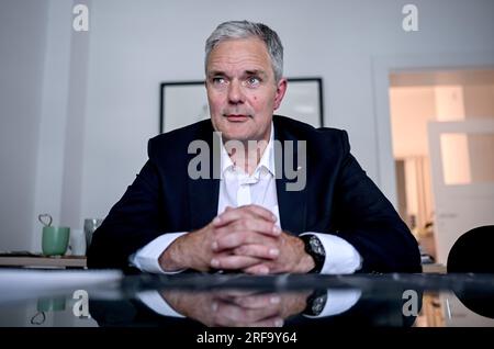 Berlin, Deutschland. 01. Aug. 2023. Burkard Dregger, Innenpolitiksprecher der CDU-Fraktion im Berliner Repräsentantenhaus, spricht in einem Interview mit der deutschen Presseagentur dpa. Kredit: Britta Pedersen/dpa/Alamy Live News Stockfoto
