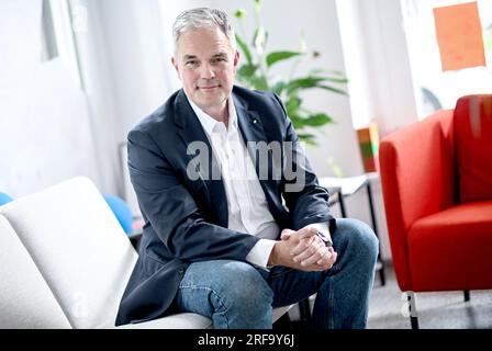 Berlin, Deutschland. 01. Aug. 2023. Burkard Dregger, Innenpolitiksprecher der CDU-Fraktion im Berliner Repräsentantenhaus, spricht in einem Interview mit der deutschen Presseagentur dpa. Kredit: Britta Pedersen/dpa/Alamy Live News Stockfoto