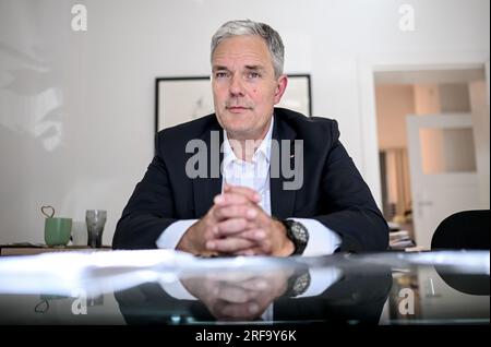 Berlin, Deutschland. 01. Aug. 2023. Burkard Dregger, Innenpolitiksprecher der CDU-Fraktion im Berliner Repräsentantenhaus, spricht in einem Interview mit der deutschen Presseagentur dpa. Kredit: Britta Pedersen/dpa/Alamy Live News Stockfoto