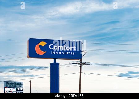 Hotelschild „Comfort Inn and Suites“ in den USA in Cedar City, nevada, usa Stockfoto