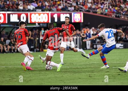 1. August 2023: FC Barcelona Forward Alex Garrido (28) schießt in der zweiten Hälfte der Fußball-Champions-Tour 2023 mit dem FC Barcelona gegen AC Mailand am 1. August 2023 im Allegiant Stadium in Las Vegas, NV, ins Tor. Christopher Trim/CSM. Stockfoto