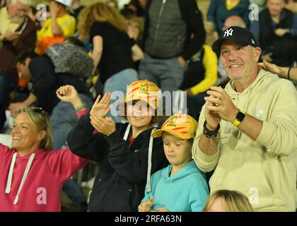 01. August 2023 - Trent Bridge Cricket Ground, Nottingham. Veranstaltung: The 100 Double Header (Herren und Frauen): Trent Rockets gegen Southern Brave. Titel: Fans Von Trent Rockets. Bild: Mark Dunn/Alamy Live News (Sport) Stockfoto