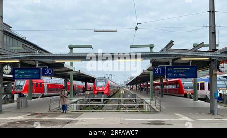 Regionalzüge am Münchner Hbf Stockfoto