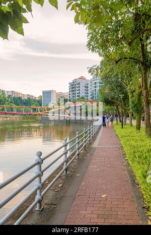 Der malerische Pfad am Robertson Quay, Singapur, entlang des Singapore River Stockfoto