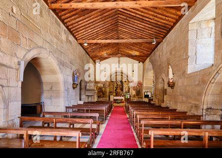 Das Innere der romanischen Mutterkirche aus dem 12. Jahrhundert. Sernancelhe, Beira Alta. Portugal Stockfoto