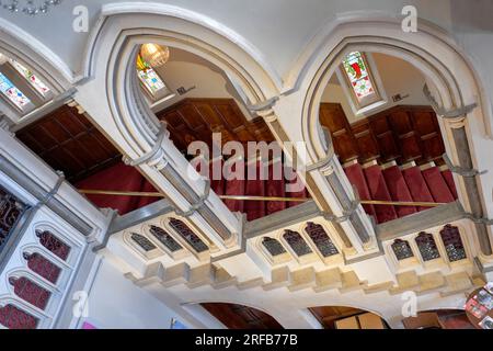 Grand Bogentreppe des Swan Theatre Interior, Royal Shakespeare Company, Stratford upon Avon, England, Großbritannien. Shakespeare-Theater Stockfoto