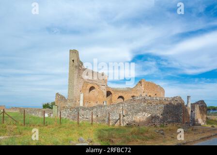 Rom, Latium, Italien, eine Landschaft mit Villa der Quintili auf Italienisch; santa maria Nova Villa dei quintili. Stockfoto