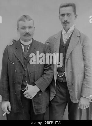 Deux jeunes hommes, Region de Bourmont en Haute-Marne (Haute Marne), Vers 1880. Kollektion Ducos. Stockfoto