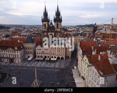 Blick aus der Vogelperspektive auf die prager Altstadt, czec - Kirche unserer Lieben Frau vor TN in der Mitte Stockfoto