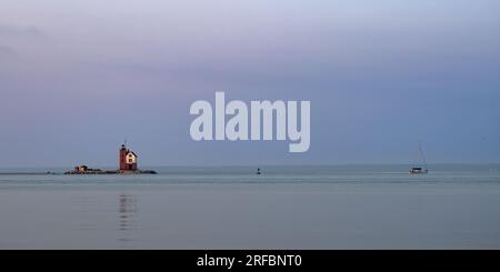 Round Island Passage Lighthouse, von Mackinac Island, Lake Huron, Michigan. Stockfoto