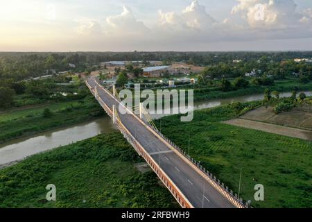 Khagrachhari, Bangladesch - 24. Juli 2023: Bangladesch-Indien-Freundschaftsbrücke, die Ramgarh-Saboom-Landhafen verbindet, der von der indischen Regierung in gebaut wurde Stockfoto