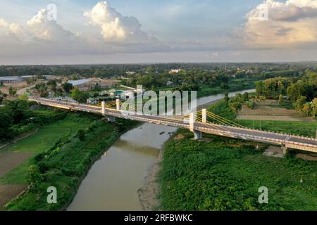 Khagrachhari, Bangladesch - 24. Juli 2023: Bangladesch-Indien-Freundschaftsbrücke, die Ramgarh-Saboom-Landhafen verbindet, der von der indischen Regierung in gebaut wurde Stockfoto