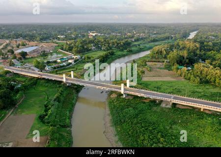 Khagrachhari, Bangladesch - 24. Juli 2023: Bangladesch-Indien-Freundschaftsbrücke, die Ramgarh-Saboom-Landhafen verbindet, der von der indischen Regierung in gebaut wurde Stockfoto