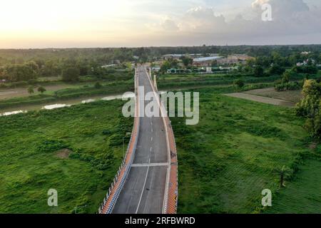 Khagrachhari, Bangladesch - 24. Juli 2023: Bangladesch-Indien-Freundschaftsbrücke, die Ramgarh-Saboom-Landhafen verbindet, der von der indischen Regierung in gebaut wurde Stockfoto