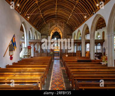 Das Innere der St. Georges Kirche Dunster Somerset. Mit dem Rood-Bildschirm Stockfoto