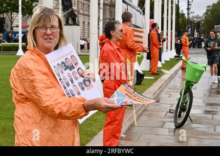 London, Großbritannien. Aktivisten des britischen Guantanamo Network haben sich gegenüber den Parlamentsgebäuden versammelt, um ein Ende von 21 Jahren Ungerechtigkeit und die sofortige Schließung von Guantanamo zu fordern. Kredit: michael melia/Alamy Live News Stockfoto