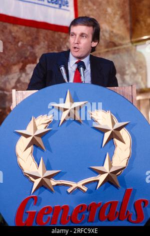 Donald Trump übernimmt die US Football League New Jersey Generals - 1985. Foto von Bernard Gotfryd Stockfoto