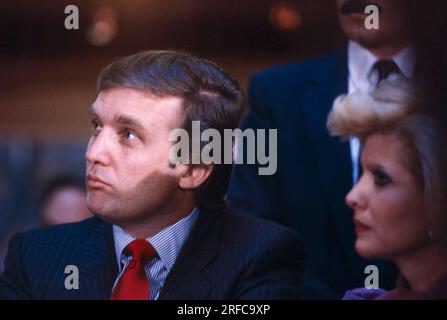 Donald Trump übernimmt die US Football League New Jersey Generals - 1985. Foto von Bernard Gotfryd Stockfoto