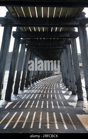 Unter Dem Whitby East Pier Stockfoto