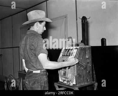 Cowboy Spielautomat, Birney, Montana, USA, Arthur Rothstein, USA Farm Security Administration, Juni 1939 Stockfoto