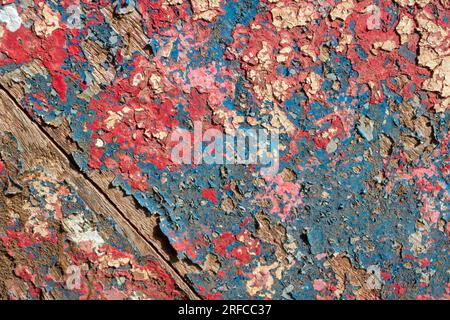 Nahaufnahme abstrakter Bilder von farbenfrohen Bootsrumpf, Morston Quay, North Norfolk. Stockfoto