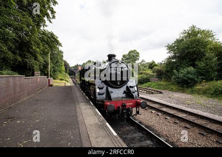 British Railways Standard Class 5MT Dampflokomotive, die am Bahnhof Leicester North auf der GCR Heritage Railline ankommt Stockfoto