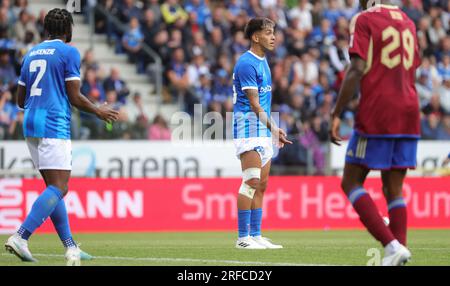 Genk, Belgien. 02. Aug. 2023. Genks Matias Galarza sieht während eines Fußballspiels zwischen dem belgischen KRC Genk und dem Swiss Servette FC am Mittwoch, den 02. August 2023 in Genk, der ersten Etappe der zweiten Qualifikationsrunde für das UEFA Champions League-Gewinnspiel, deprimiert aus. BELGA PHOTO VIRGINIE LEFOUR Kredit: Belga News Agency/Alamy Live News Stockfoto