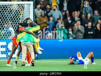 Melbourne, Victoria, Australien. 2. Aug. 2023. Jamaikanische Spieler feiern das Zeichnen mit Brasilien und werden bei der FIFA Frauen-Weltmeisterschaft im Melbourne Rectangular Stadium die Bühnen schlagen. (Kreditbild: © Chris Putnam/ZUMA Press Wire) NUR REDAKTIONELLE VERWENDUNG! Nicht für den kommerziellen GEBRAUCH! Stockfoto