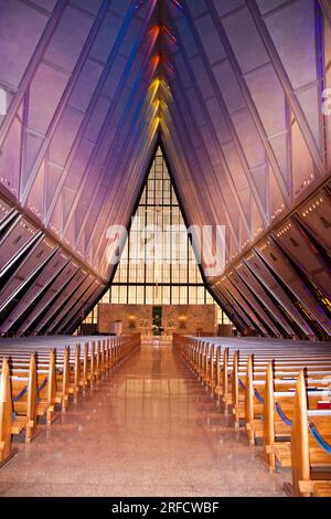 Air Force Academy Cadet Chapel, fertiggestellt 1962, an der United States Air Force Academy in Colorado Springs, Colorado. Stockfoto