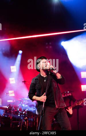 Johannes Oerding auf seiner Plan-A Tour um 06.04.2023 Uhr in der Rudolf Weber Arena in Oberhausen Stockfoto