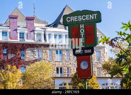 Am 20. Mai 1886 eröffnete das grandiose und luxuriöse Crescent Hotel in Eureka Springs, Arkansas, das angeblich gespenstisch ist. Stockfoto