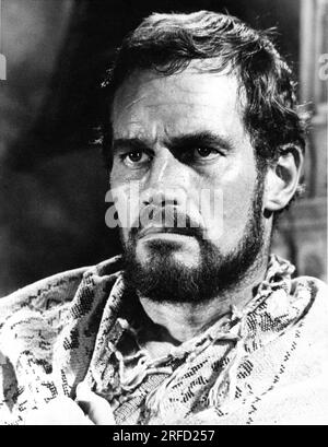 CHARLTON HESTON als Michaelangelo in DER QUAL UND ECSTASY 1965 Regisseur / Produzent CAROL REED Roman Irving Stone Leinwand und Drehbuch Philip Dunne Musik Alex North Kostümdesign Vittorio Nino Novarese Executive Producers Elmo Williams und Darryl F. Zanuck International Classics / Twentieth Century Fox Stockfoto