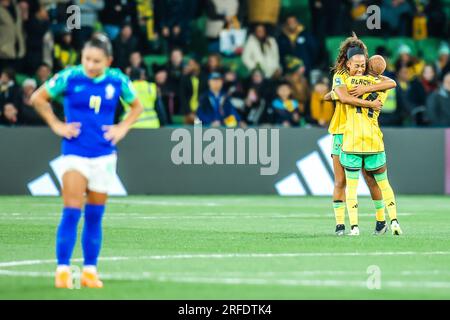 Melbourne, Victoria, Australien. 2. Aug. 2023. MELBOURNE, AUSTRALIEN - 02. AUGUST: Jamaikanische Spieler feiern das Zeichnen mit Brasilien und werden bei der FIFA Women's World Cup Australia & Neuseeland 2023 im Melbourne Rectangular Stadium am 02. August 2023 (Kreditbild: © Chris Putnam/ZUMA Press Wire) NUR REDAKTIONELLE VERWENDUNG! Nicht für den kommerziellen GEBRAUCH! Stockfoto