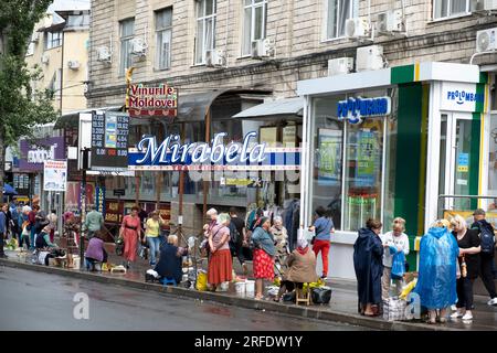 Ein Straßenmarkt im Zentrum von Chișinău, Moldawien Stockfoto