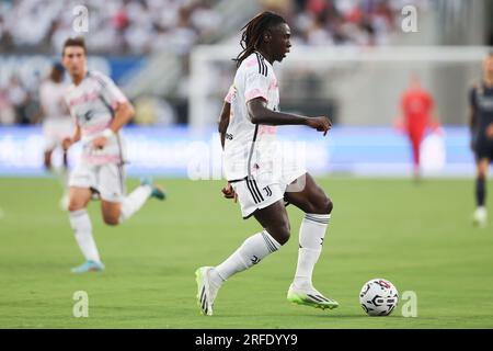 Orlando, Florida, USA. 2. Aug. 2023. Juventus Forward MOISE KEAN (18) dribbelt den Ball während der ersten Hälfte der Florida Cup Series Fußball Champions Tour Juventus vs Real Madrid Fußballspiel im Camping World Stadium in Orlando, FL am 2. August 2023. (Kreditbild: © Cory Knowlton/ZUMA Press Wire) NUR REDAKTIONELLE VERWENDUNG! Nicht für den kommerziellen GEBRAUCH! Stockfoto