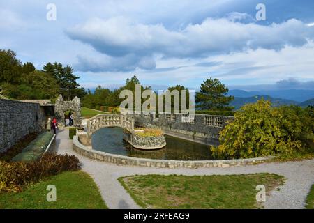 Ferrari-Garten auf dem Karstplateau in Primorska, Slowenien Stockfoto