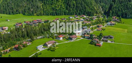 Bach in Tirol, ein kleines Dorf im Tiroler Lech-Tal Stockfoto