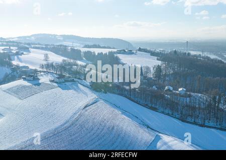 Winterlicher Blick auf Deggendorf, auch bekannt als Tor zum Bayerischen Wald Stockfoto