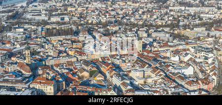 Winterlicher Blick auf Deggendorf, auch bekannt als Tor zum Bayerischen Wald Stockfoto