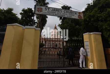 Indien. 02. Aug. 2023. NEW DELHI, INDIEN - 2. AUGUST: ST. James' Church in der Lothian Rd, Kashmere Gate, am 2. August 2023 in Neu-Delhi, Indien. St. James' Church war einst die offizielle Kirche des britischen Vizekönigs von Indien in Delhi, Indien. Das Gebäude, das 1836 für Colonel James Skinner erbaut wurde, ist eine der ältesten Kirchen der Stadt. Es ist weiterhin Teil der Diözese der Kirche Nordindien von Delhi. (Foto: Sonu Mehta/Hindustan Times/Sipa USA) Guthaben: SIPA USA/Alamy Live News Stockfoto