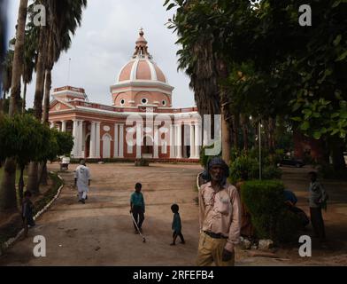 Indien. 02. Aug. 2023. NEW DELHI, INDIEN - 2. AUGUST: ST. James' Church in der Lothian Rd, Kashmere Gate, am 2. August 2023 in Neu-Delhi, Indien. St. James' Church war einst die offizielle Kirche des britischen Vizekönigs von Indien in Delhi, Indien. Das Gebäude, das 1836 für Colonel James Skinner erbaut wurde, ist eine der ältesten Kirchen der Stadt. Es ist weiterhin Teil der Diözese der Kirche Nordindien von Delhi. (Foto: Sonu Mehta/Hindustan Times/Sipa USA) Guthaben: SIPA USA/Alamy Live News Stockfoto