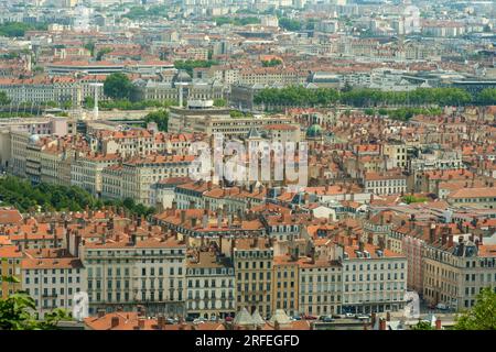 Lyon, Frankreich - 10. Mai 2022 : Panoramablick auf die schöne Stadt Lyon Stockfoto