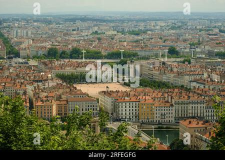 Panoramablick auf den großen Platz Bellevue, im Zentrum von Lyon Stockfoto